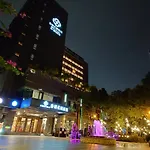 S Aura Hotel